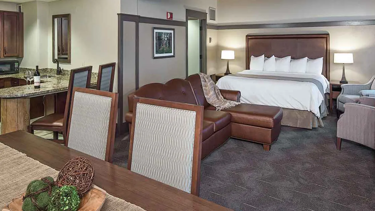 Lied Lodge suite